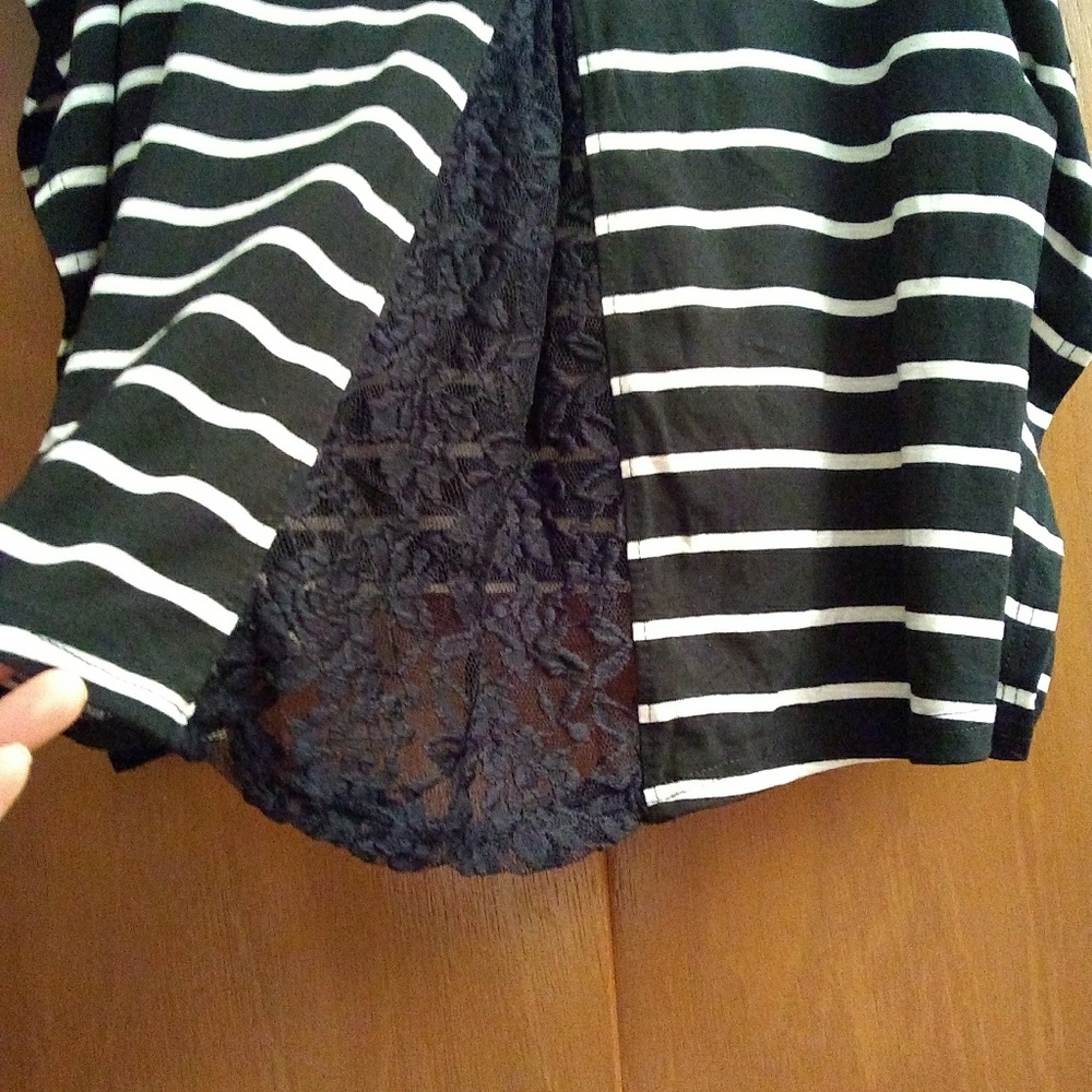 *Final Sell Price* Poof Apparel Top - Picture 5 of 7